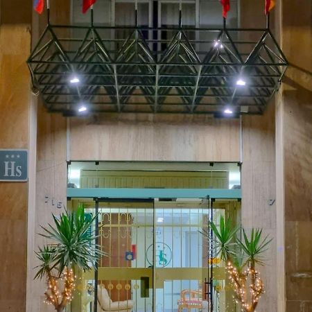 Hostal Solari Trujillo Ngoại thất bức ảnh