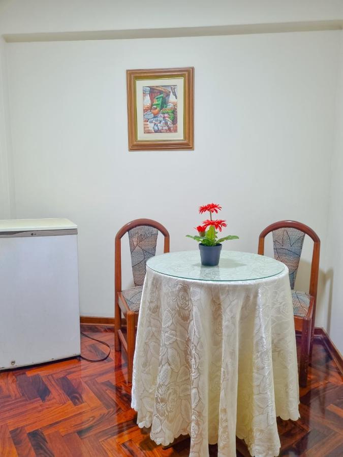 Hostal Solari Trujillo Ngoại thất bức ảnh