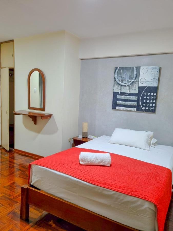 Hostal Solari Trujillo Ngoại thất bức ảnh