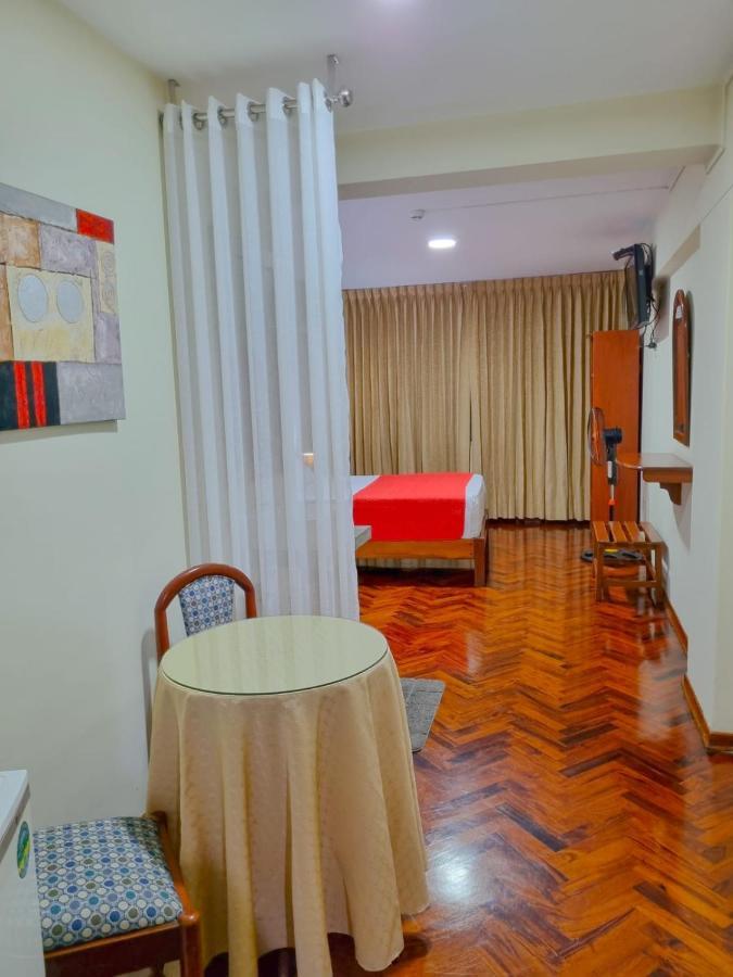 Hostal Solari Trujillo Ngoại thất bức ảnh