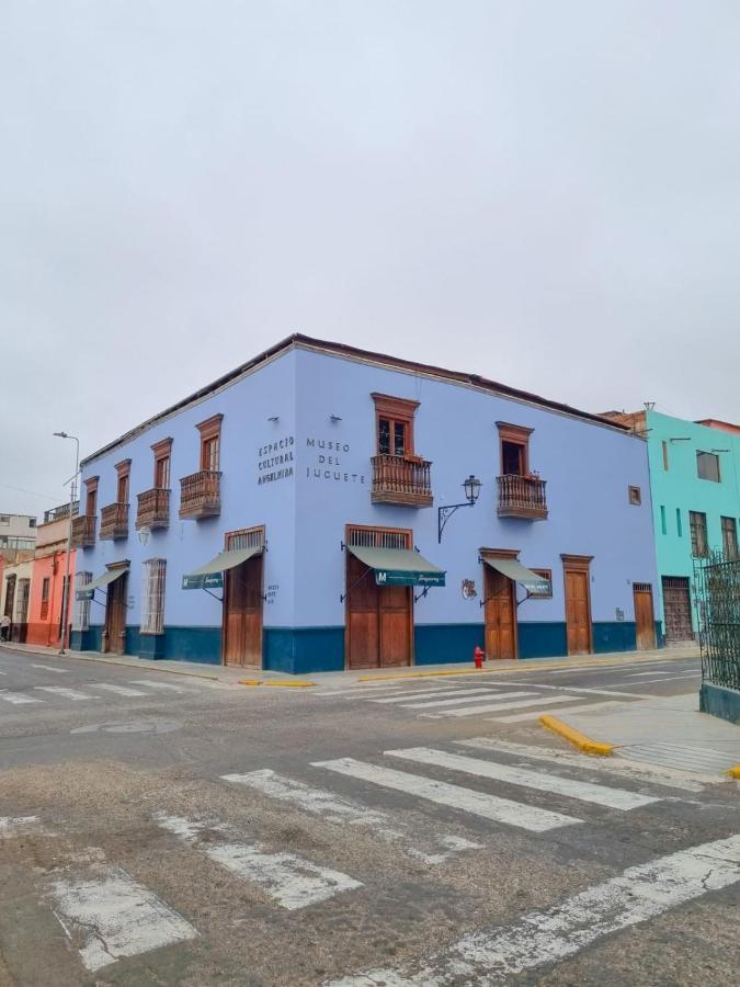 Hostal Solari Trujillo Ngoại thất bức ảnh