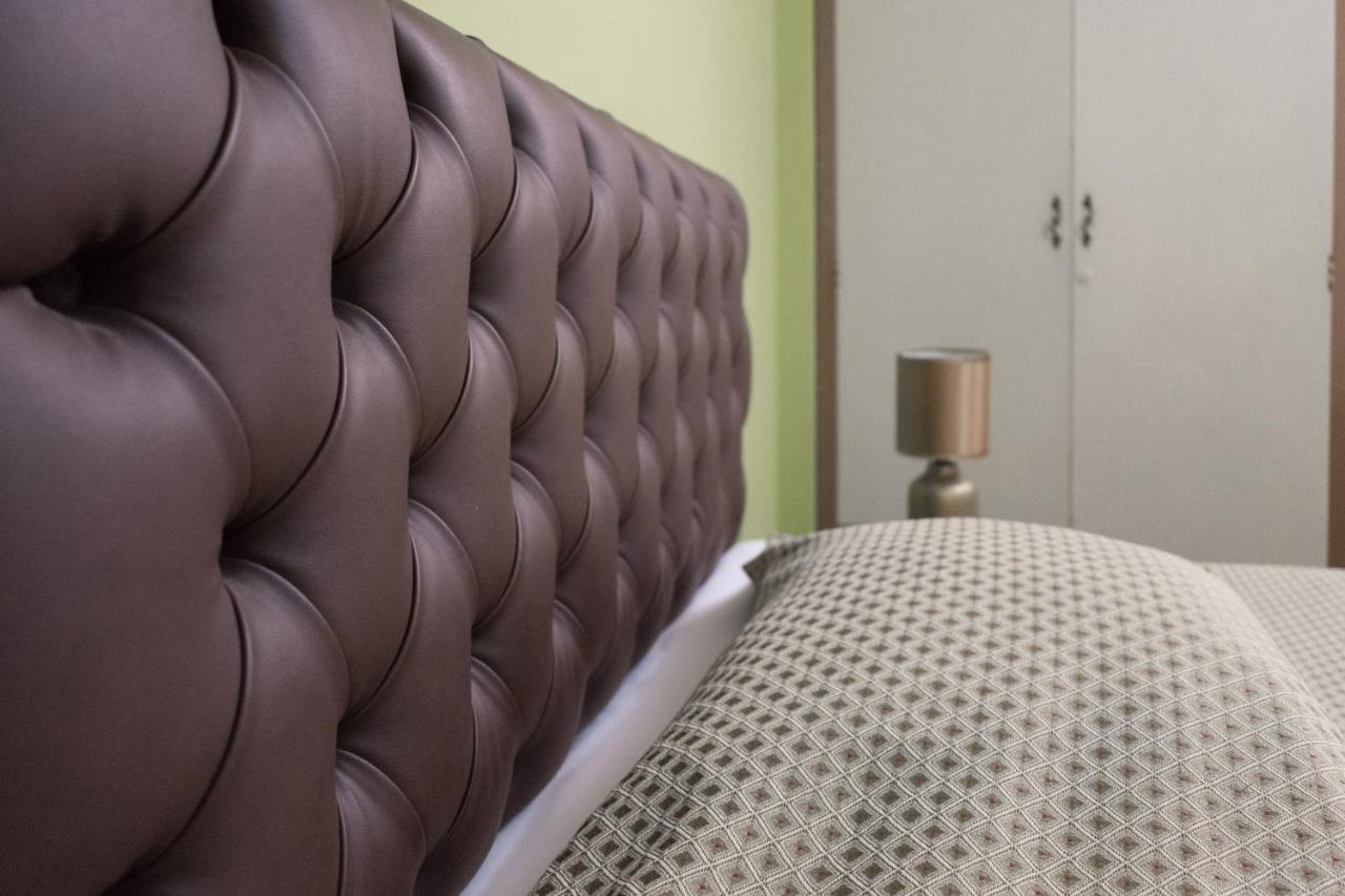 Hostal Solari Trujillo Ngoại thất bức ảnh